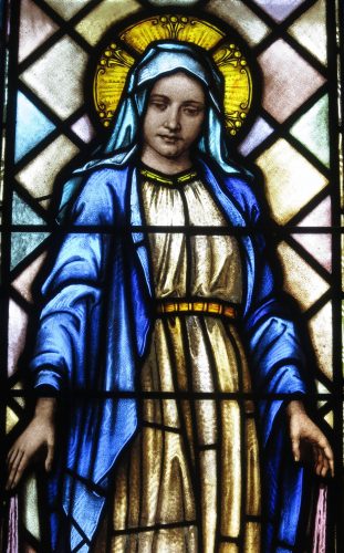 Saint_Peter_Catholic_Church_(Millersburg,_Ohio)_-_stained_glass,_Blessed_Virgin_Mary_-_detail